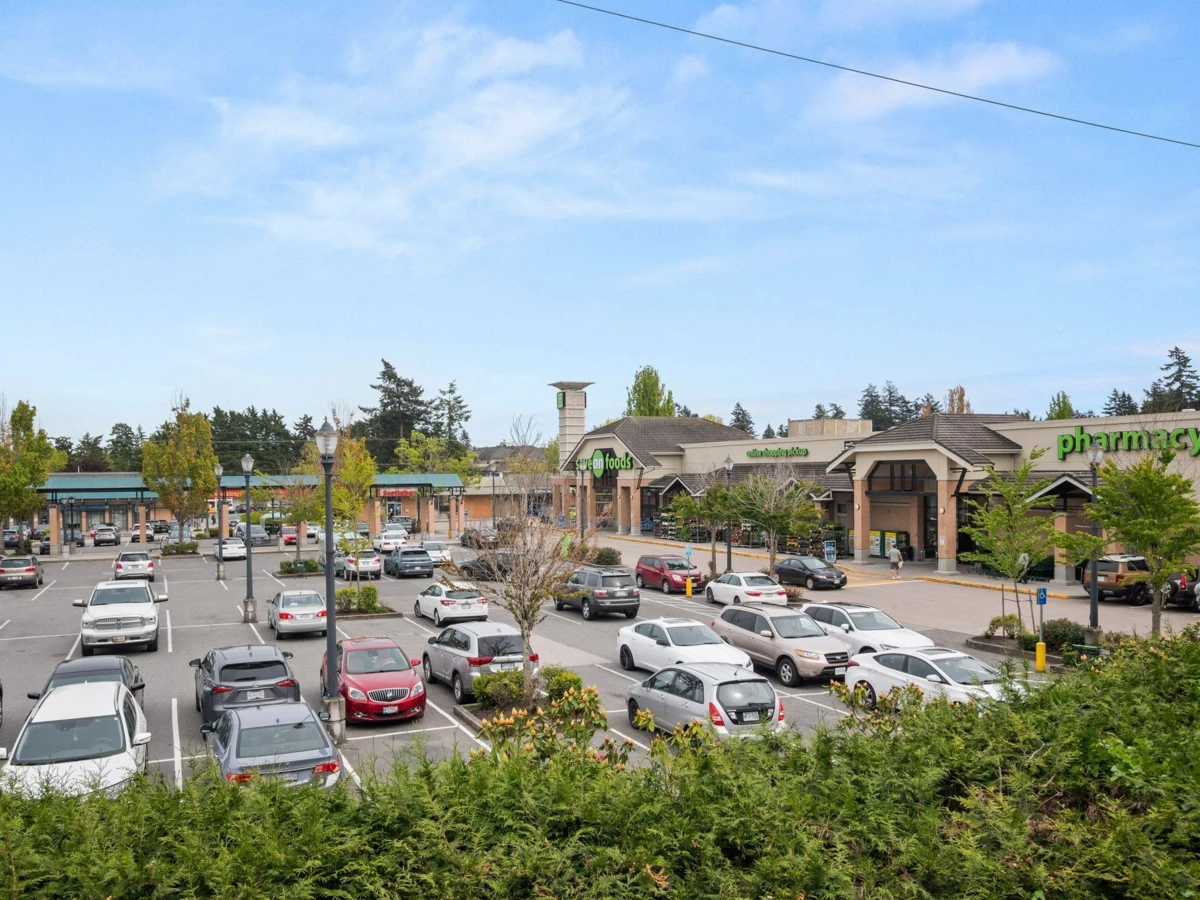 Hallway Photo of 204 1140 55 Street, Delta, BC