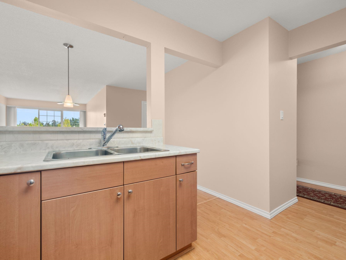 Kitchen Photo of 204 1140 55 Street, Delta, BC