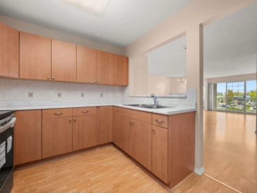 204 1140 55 Street, Delta, BC, Delta — Apartment/Condo for sale