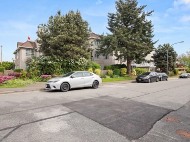Front Yard Photo of 204 1140 55 Street, Delta, BC