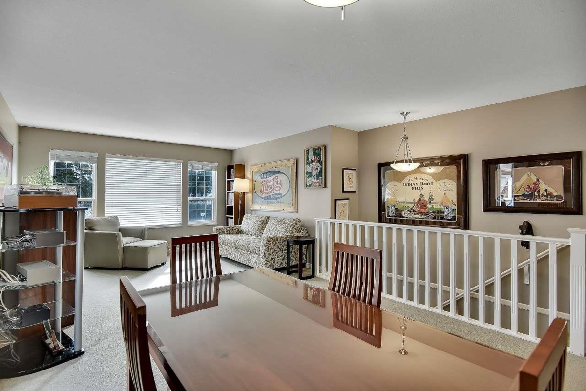 Kitchen Island Photo of 20301 Ospring Street, Maple Ridge, BC
