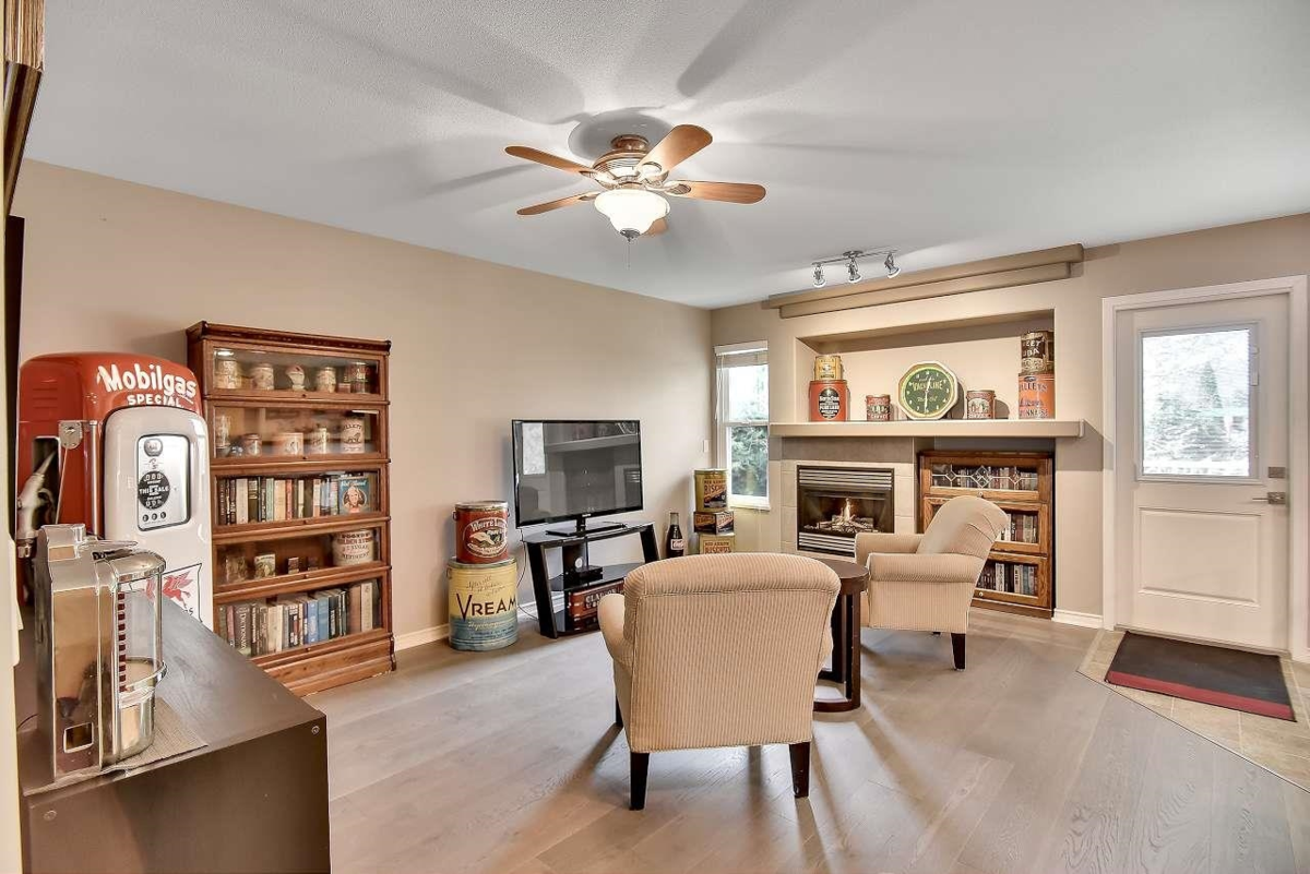 Kitchen Photo of 20301 Ospring Street, Maple Ridge, BC