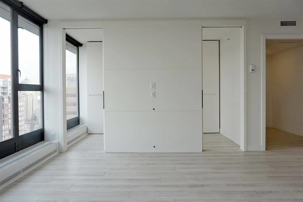 Dining Area Photo of 510 1133 Hornby Street, Vancouver, BC