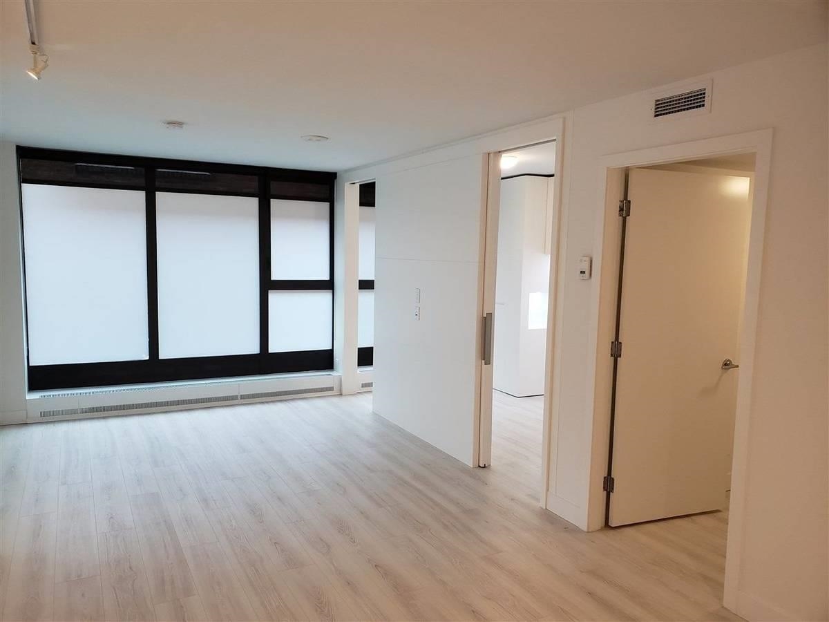 Kitchen Photo of 510 1133 Hornby Street, Vancouver, BC