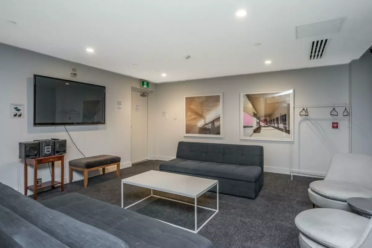 Walk-In Closet Photo of 510 1133 Hornby Street, Vancouver, BC