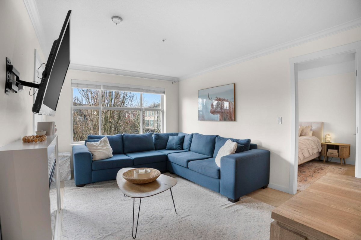 Family Room Photo of 201 19201 66a Avenue, Surrey, BC