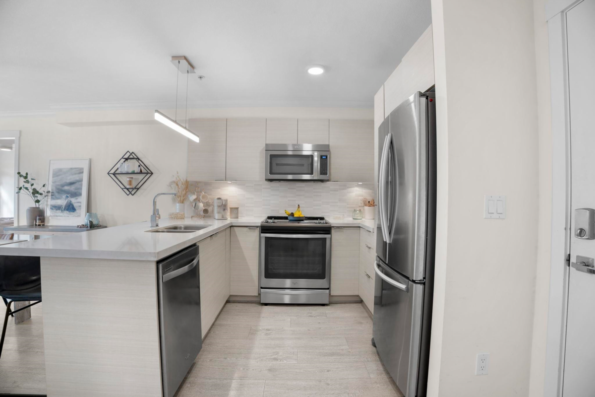 Guest Bathroom Photo of 201 19201 66a Avenue, Surrey, BC