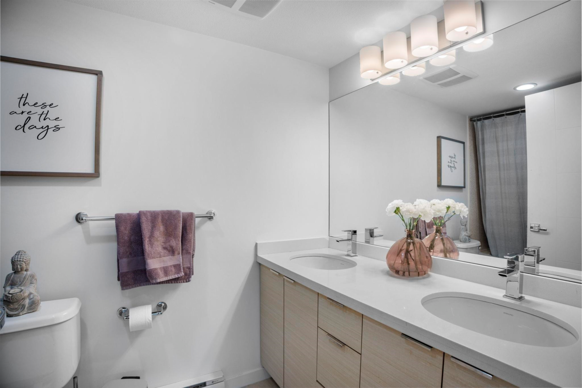 Hallway Photo of 201 19201 66a Avenue, Surrey, BC