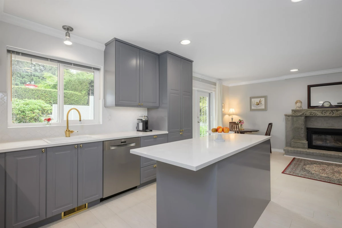 Breakfast Nook Photo of 5072 2a Avenue, Delta, BC