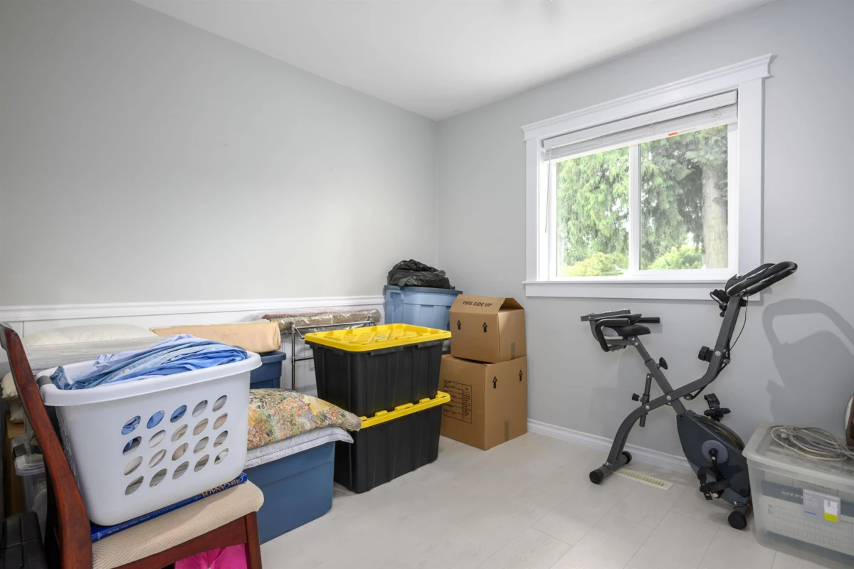 Entry Foyer Photo of 5072 2a Avenue, Delta, BC