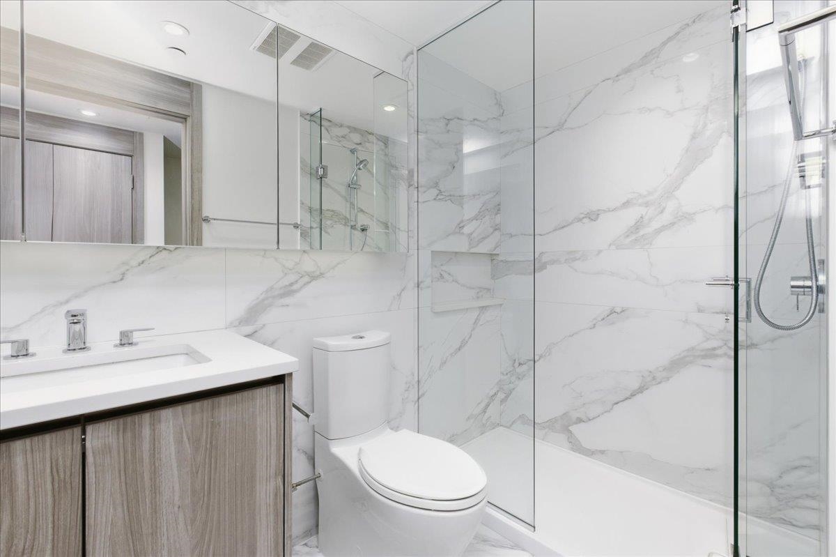 Kitchen Island Photo of 1610 9887 Whalley Boulevard, Surrey, BC