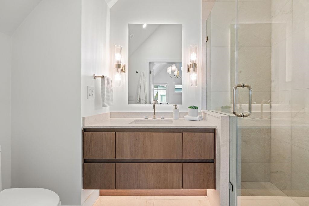 Hot Tub / Spa Photo of 1139 W 33rd Avenue, Vancouver, BC