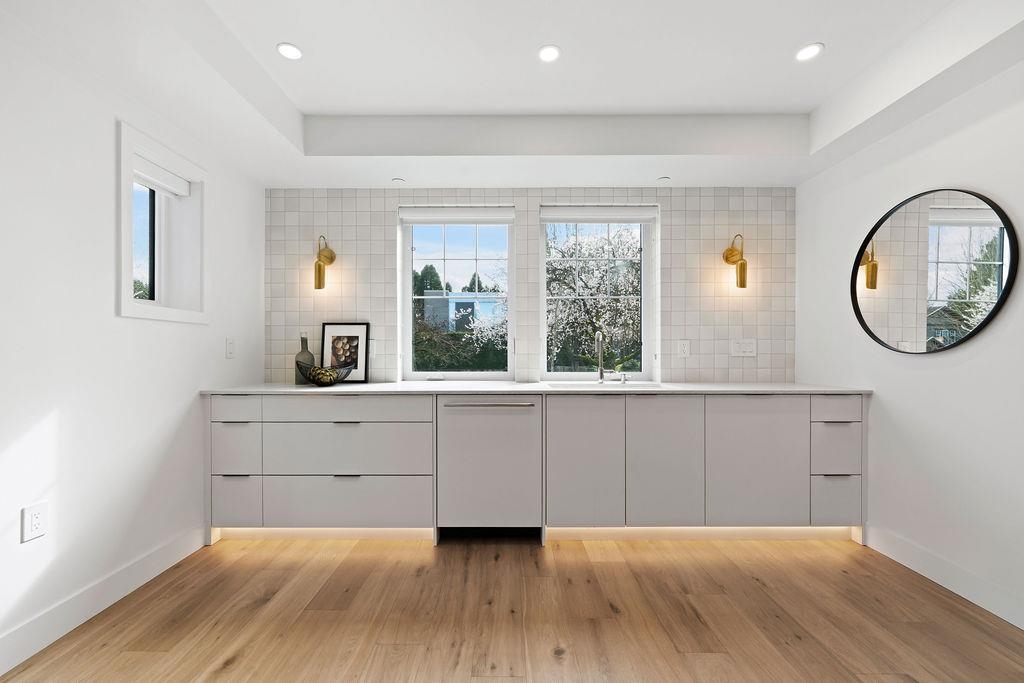 Mudroom Photo of 1139 W 33rd Avenue, Vancouver, BC