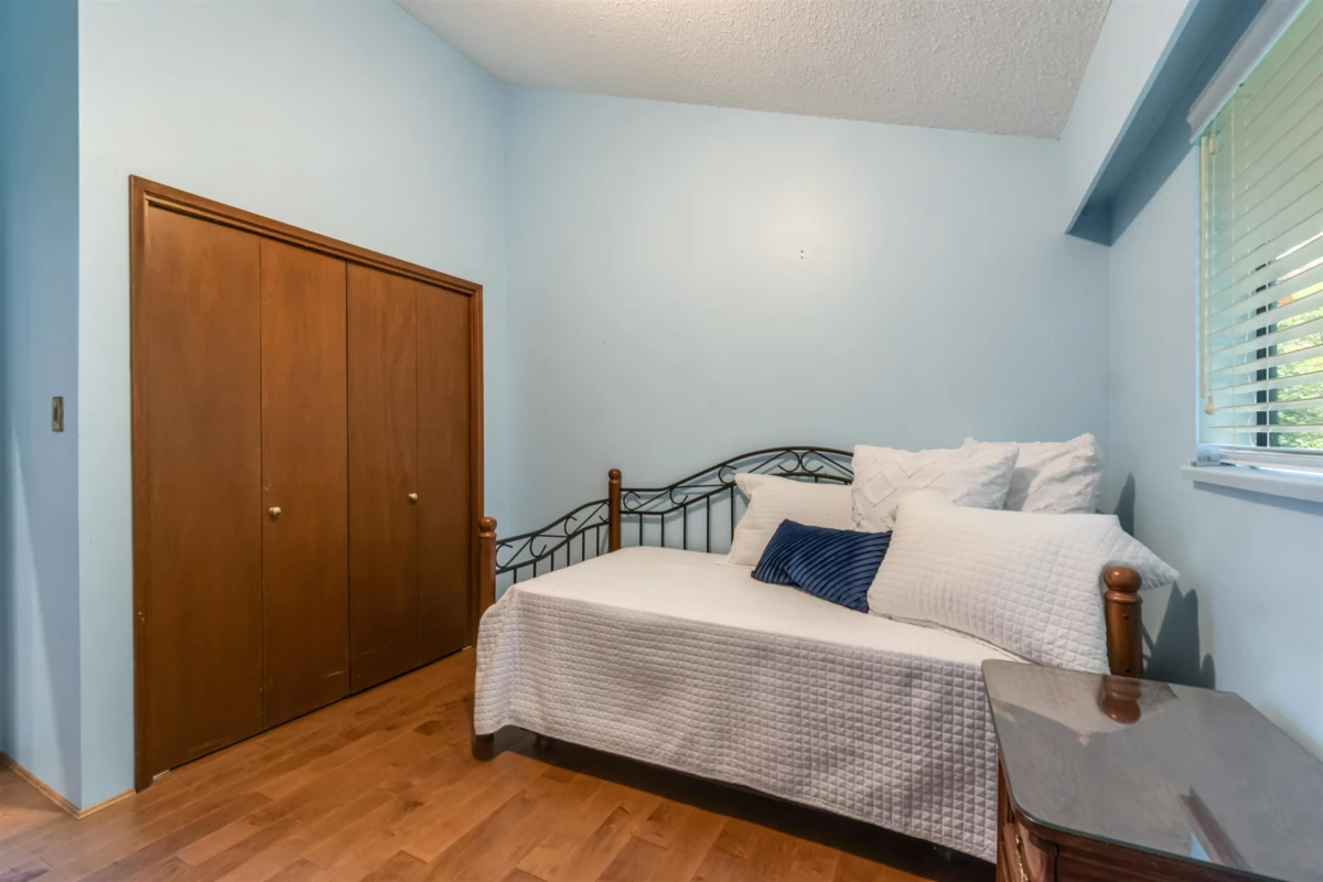 Basement Recreation Room Photo of 4262 Yuculta Crescent, Vancouver, BC