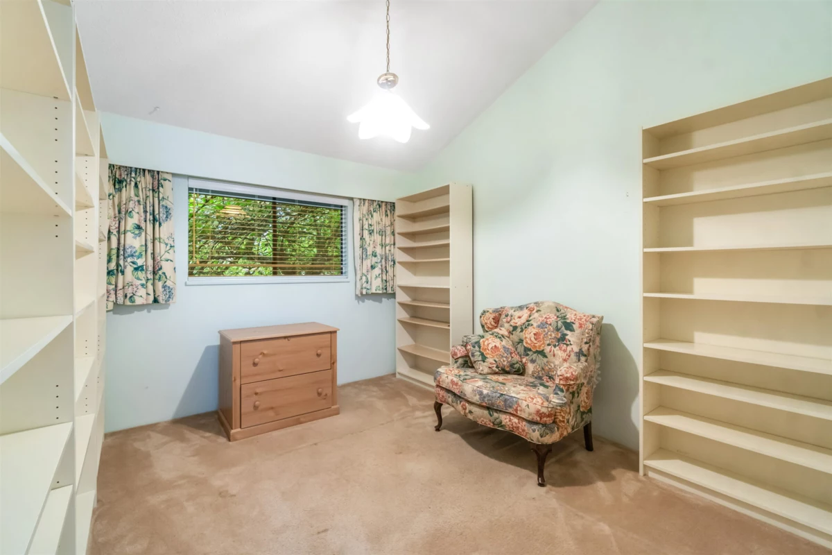 Entry Foyer Photo of 4262 Yuculta Crescent, Vancouver, BC