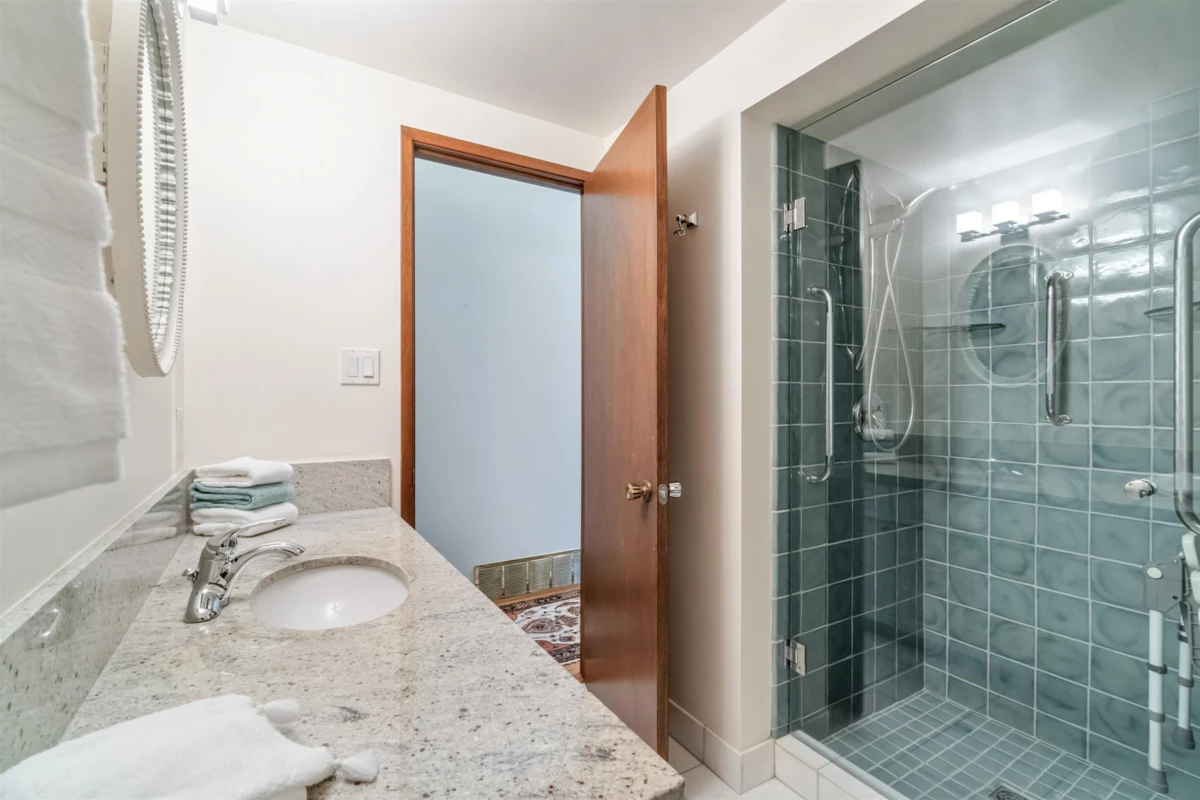 Mudroom Photo of 4262 Yuculta Crescent, Vancouver, BC