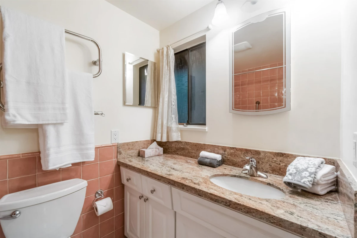 Powder Room Photo of 4262 Yuculta Crescent, Vancouver, BC