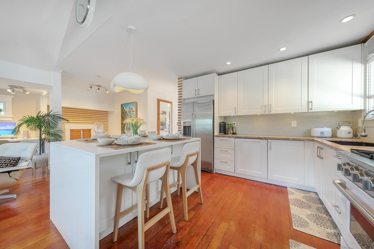 Breakfast Nook Photo of 153 W 19th Avenue, Vancouver, BC
