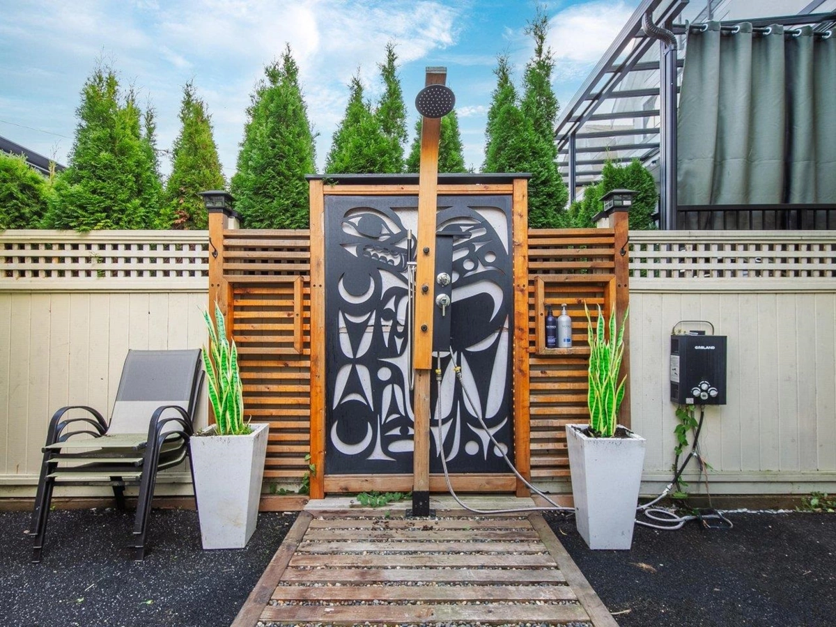 Garden / Landscaping Photo of 153 W 19th Avenue, Vancouver, BC