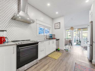 Mudroom Photo of 153 W 19th Avenue, Vancouver, BC
