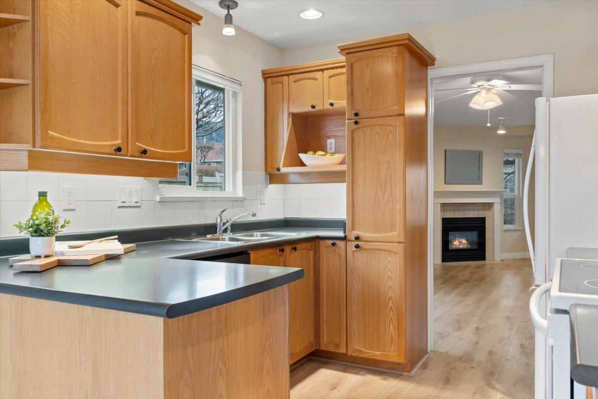 Family Room Photo of 26 1973 Winfield Drive, Abbotsford, BC