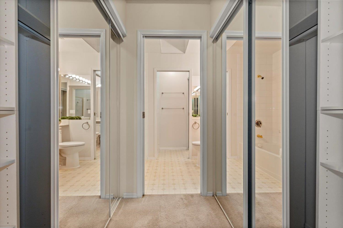 Hallway Photo of 26 1973 Winfield Drive, Abbotsford, BC