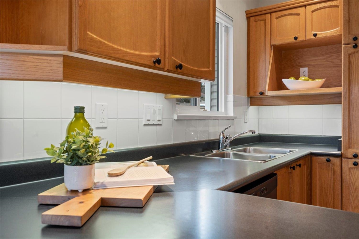 Kitchen Photo of 26 1973 Winfield Drive, Abbotsford, BC