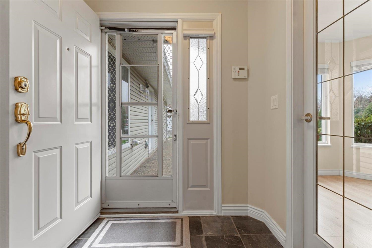 Living Room Photo of 26 1973 Winfield Drive, Abbotsford, BC