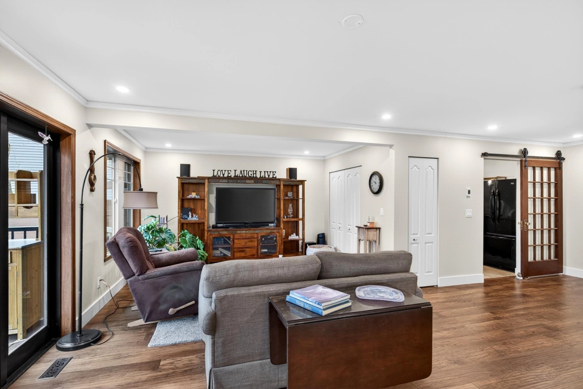 Breakfast Nook Photo of 21687 48a Avenue, Langley, BC