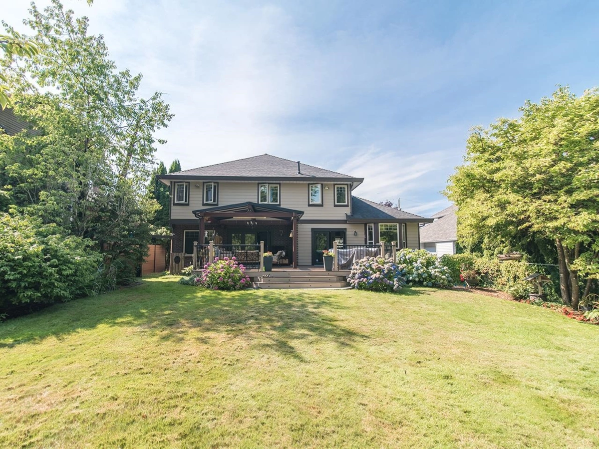 Front Yard Photo of 21687 48a Avenue, Langley, BC