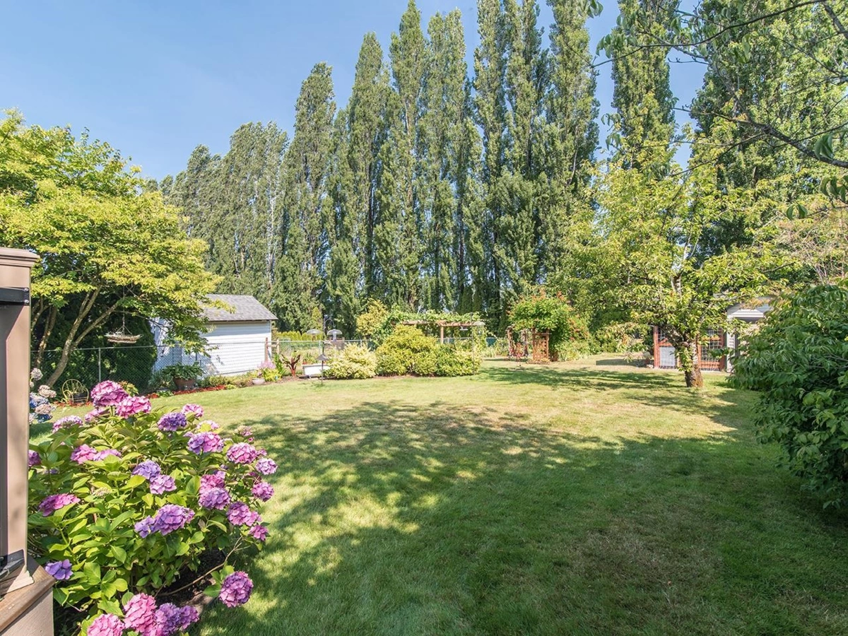Garage Interior Photo of 21687 48a Avenue, Langley, BC