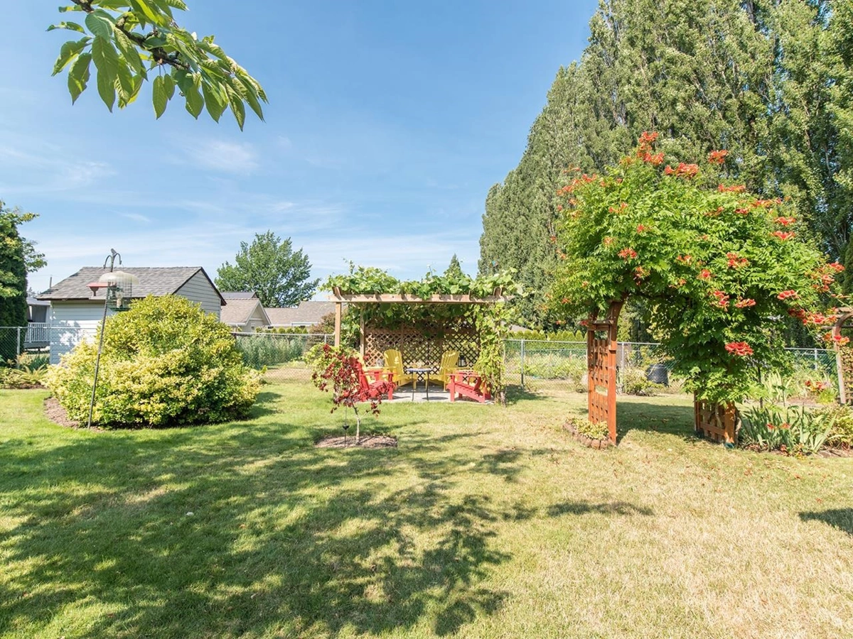 Hot Tub / Spa Photo of 21687 48a Avenue, Langley, BC