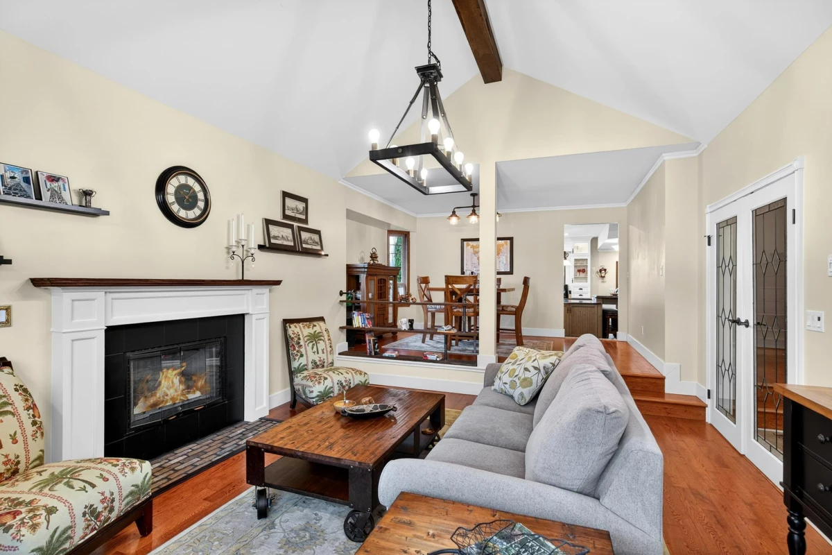 Living Room Photo of 21687 48a Avenue, Langley, BC