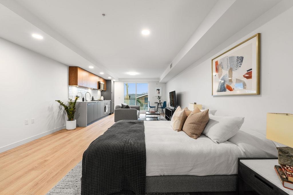 Family Room Photo of 311 2419 Grant Street, Vancouver, BC