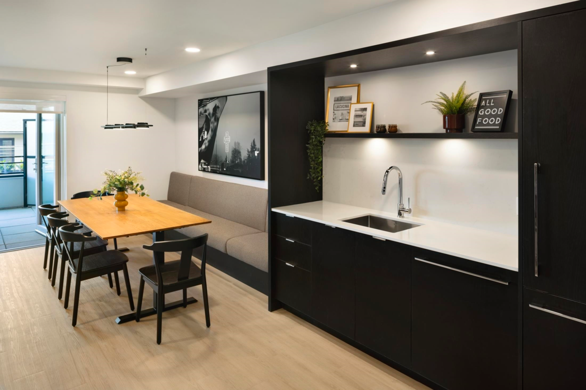 Hallway Photo of 311 2419 Grant Street, Vancouver, BC