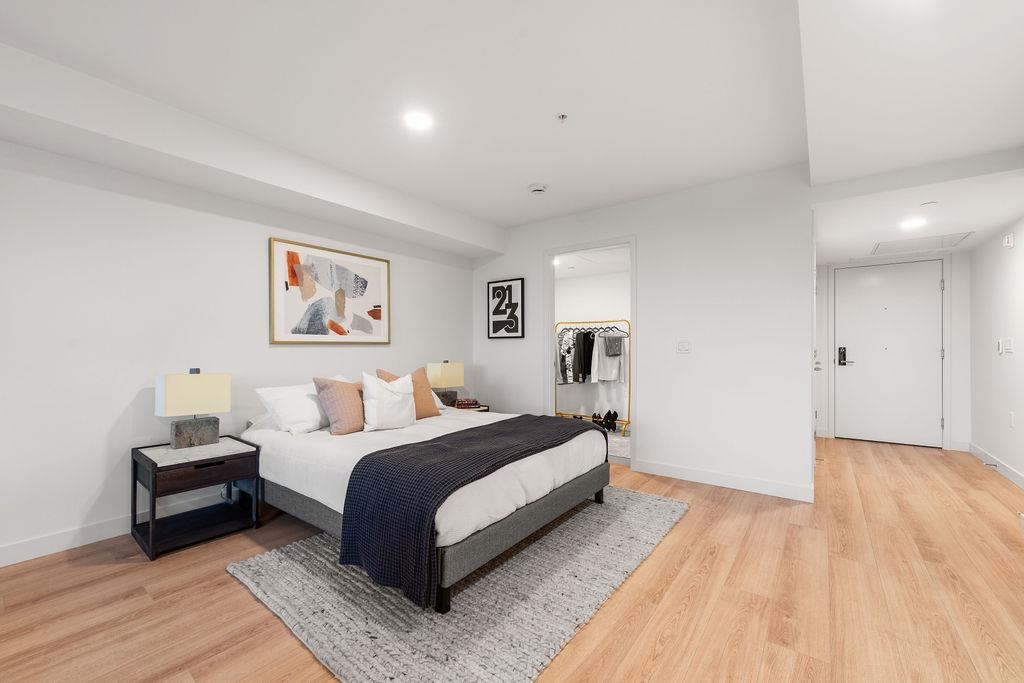 Kitchen Island Photo of 311 2419 Grant Street, Vancouver, BC