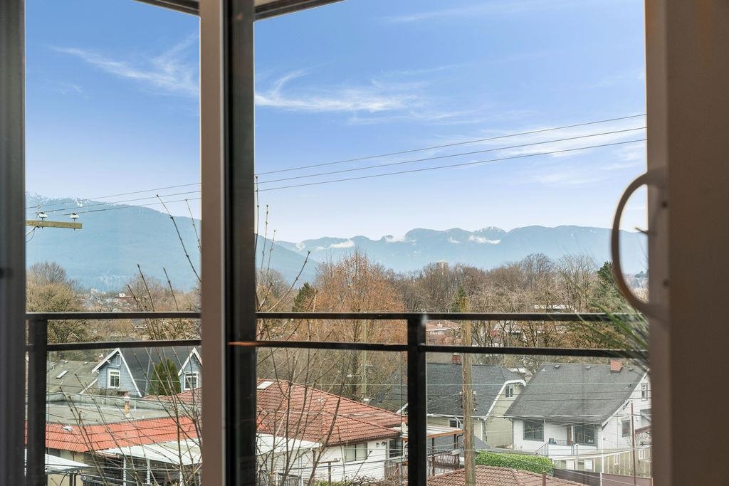 Mudroom Photo of 311 2419 Grant Street, Vancouver, BC