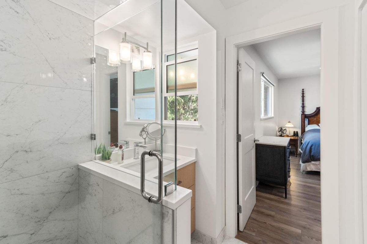 Bedroom 3 Photo of 1955 Chesterfield Avenue, North Vancouver, BC