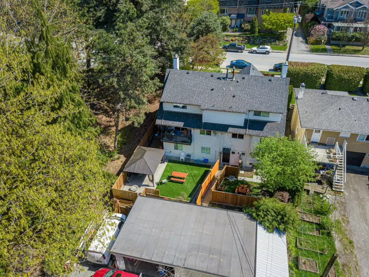 Garage Interior Photo of 1955 Chesterfield Avenue, North Vancouver, BC