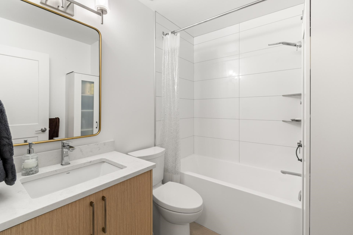 Laundry Room Photo of 1955 Chesterfield Avenue, North Vancouver, BC