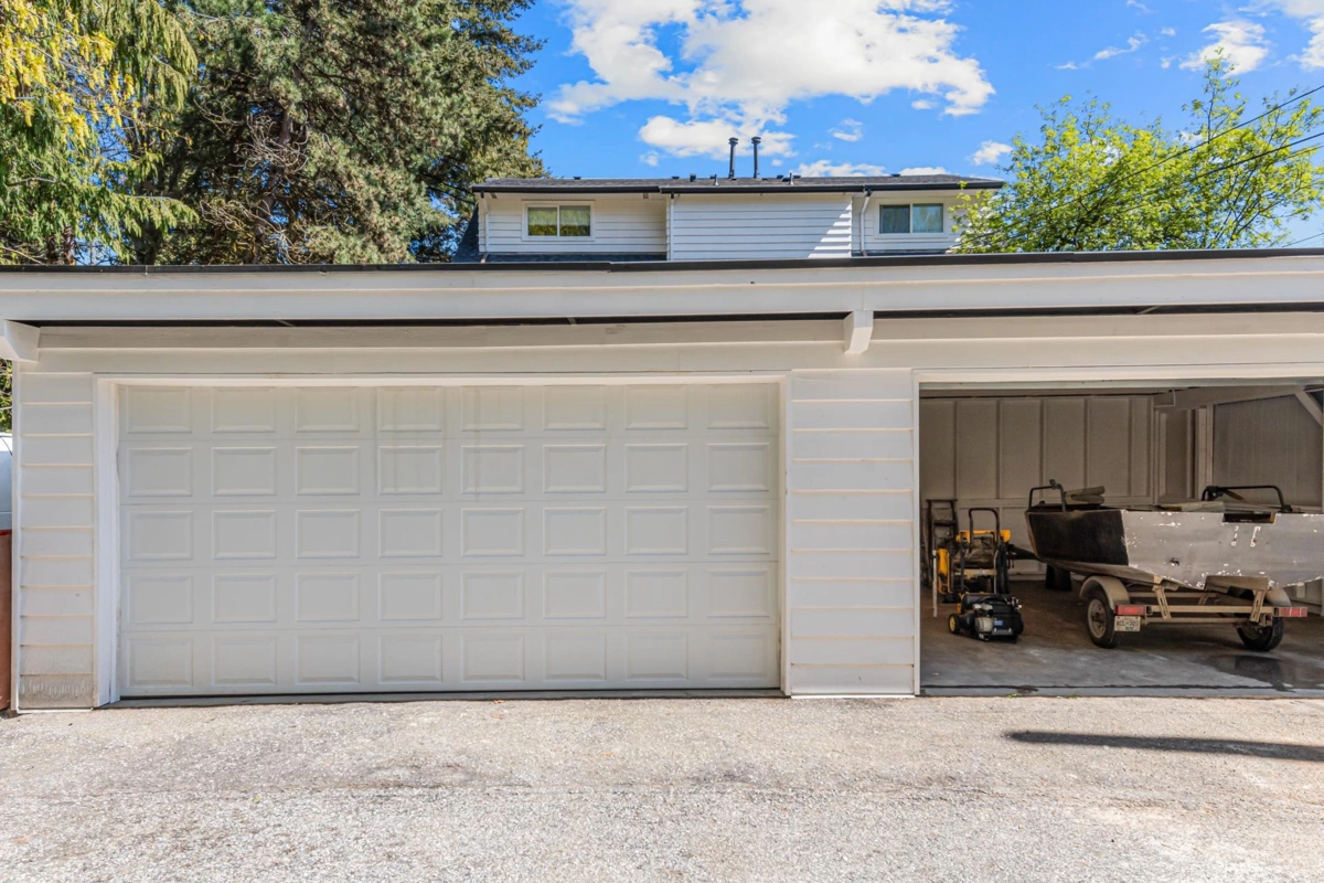 Mudroom Photo of 1955 Chesterfield Avenue, North Vancouver, BC