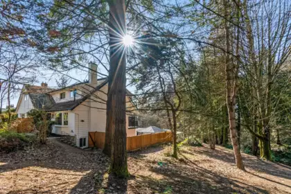1955 Chesterfield Avenue, North Vancouver, BC