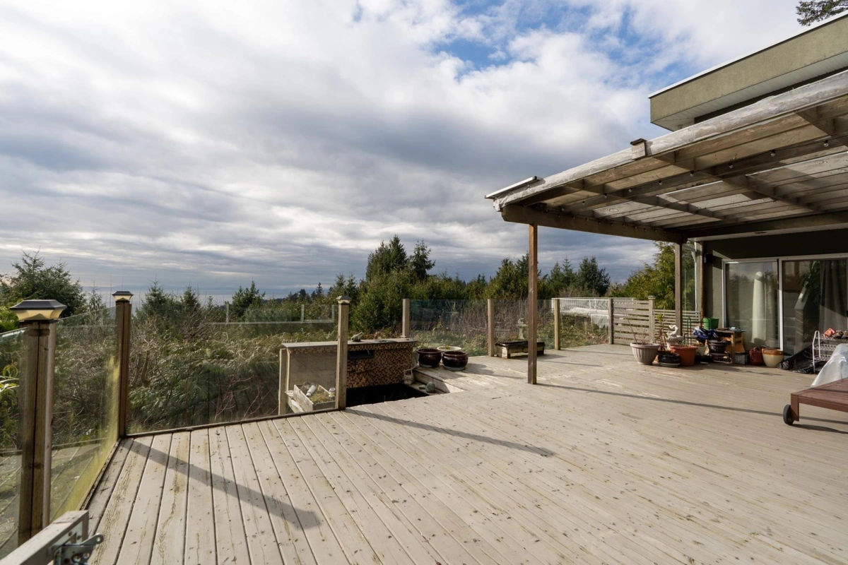 Backyard Photo of 4582 Woodgreen Court, West Vancouver, BC