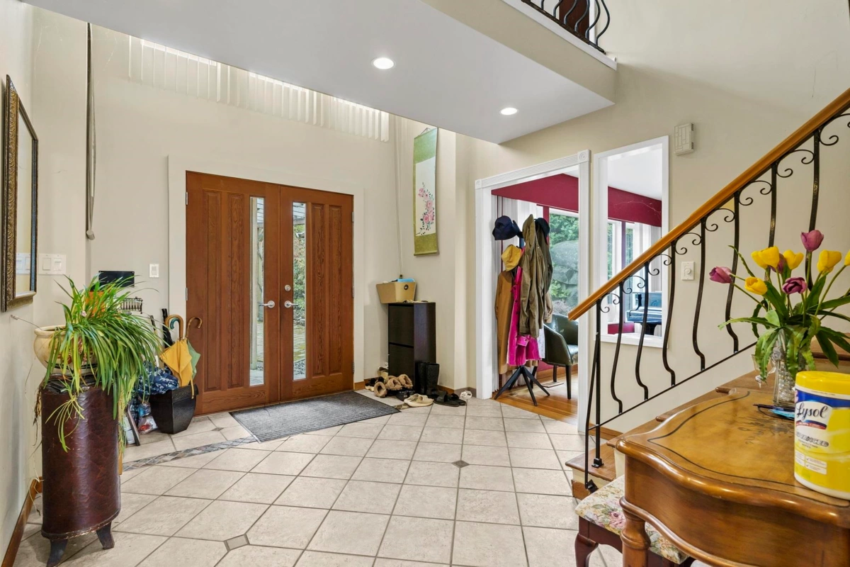 Dining Area Photo of 4582 Woodgreen Court, West Vancouver, BC