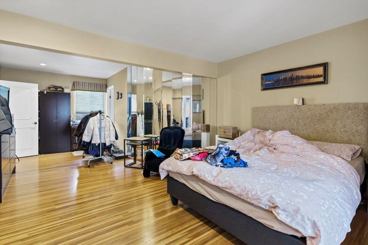 Entry Foyer Photo of 4582 Woodgreen Court, West Vancouver, BC