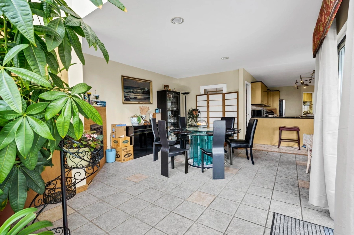 Walk-In Closet Photo of 4582 Woodgreen Court, West Vancouver, BC