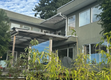 Front exterior of 4582 Woodgreen Court, West Vancouver, BC