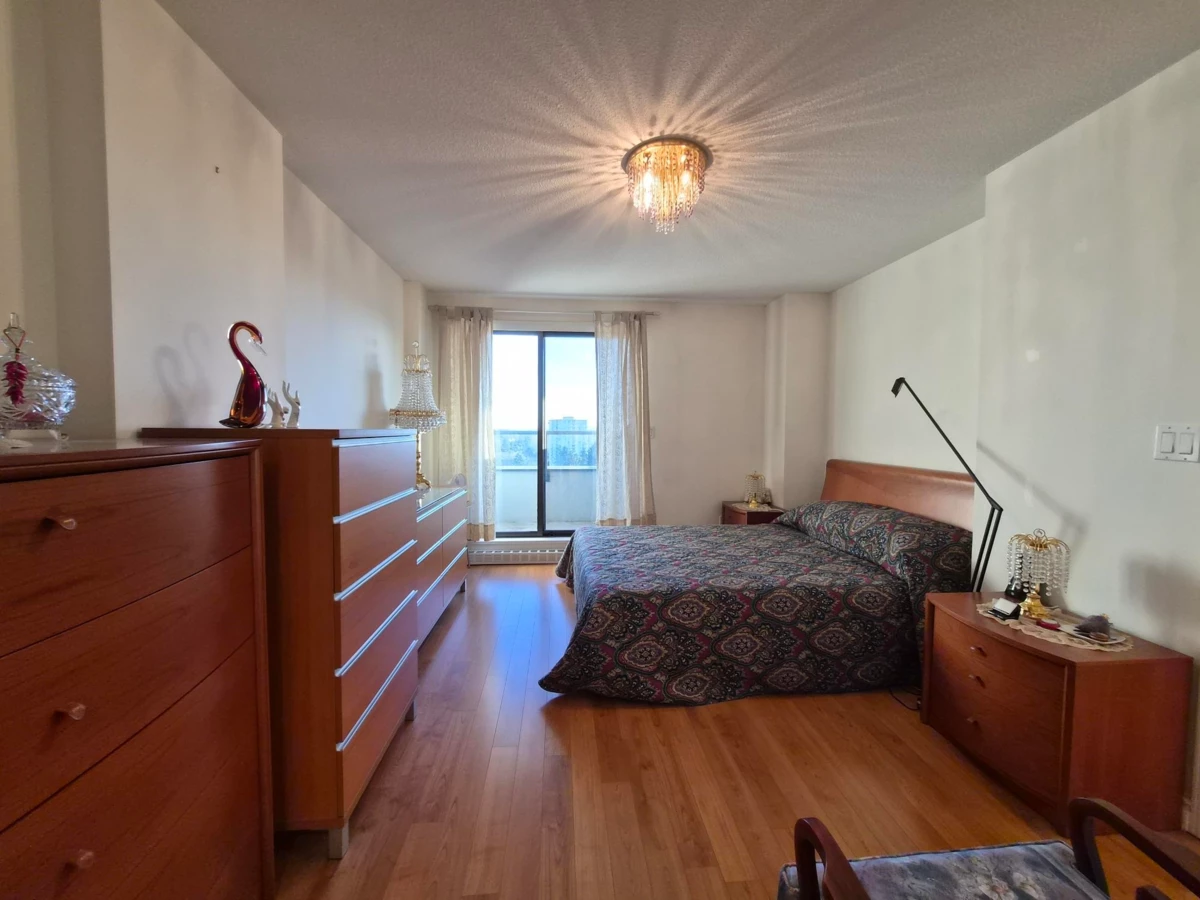 Bedroom 3 Photo of 1506 6611 Cooney Road, Richmond, BC