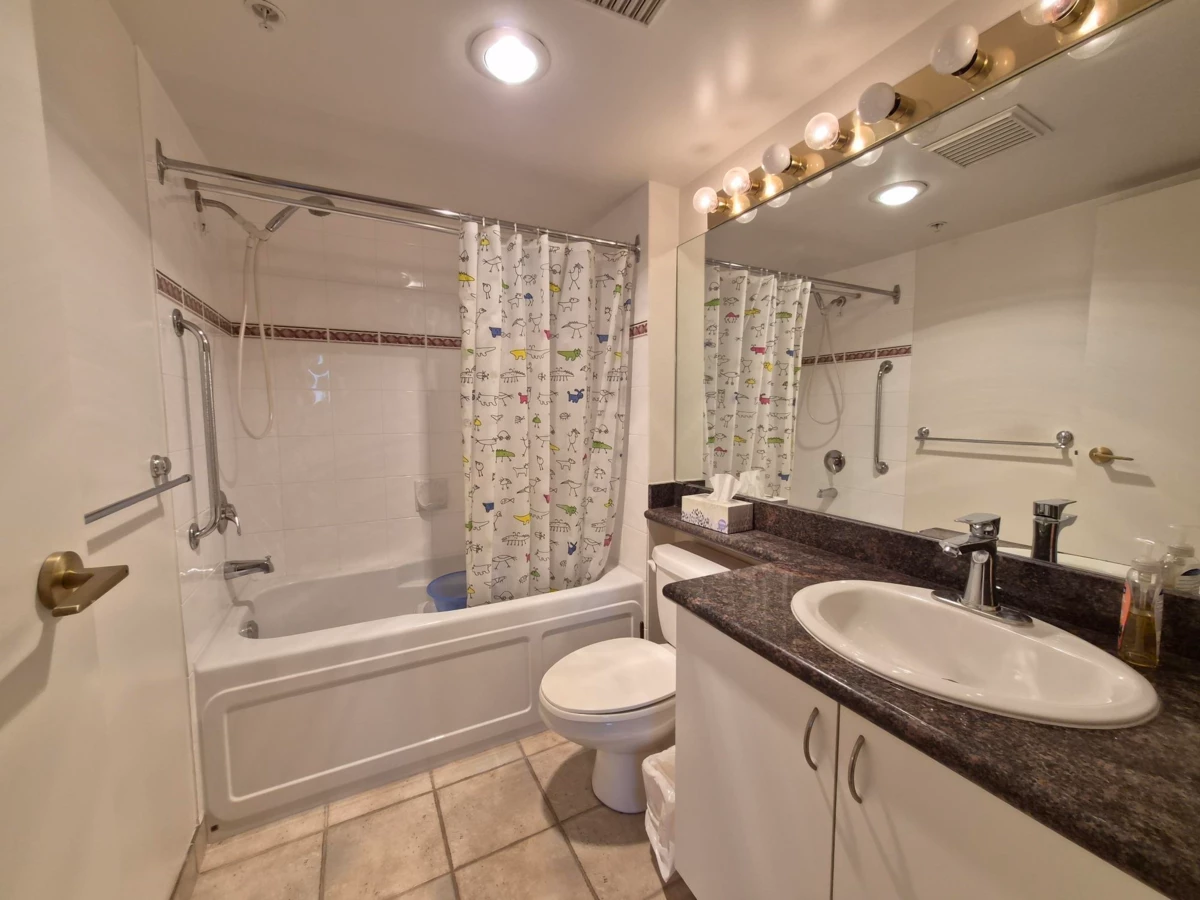 Mudroom Photo of 1506 6611 Cooney Road, Richmond, BC