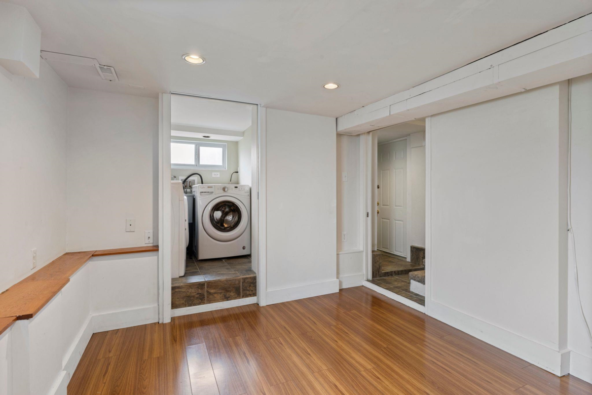 Basement Recreation Room Photo of 2094 E 7th Avenue, Vancouver, BC